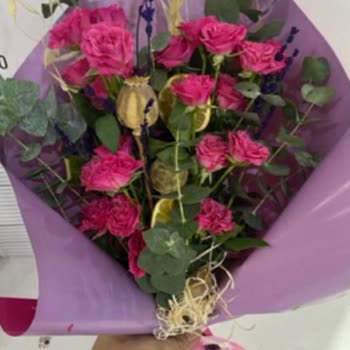 Siparişimde Solmuş Ve Özensiz Çiçekler Teslim Edildi, Mağduriyetimin Giderilmesini Talep Ediyorum