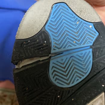 Ebosneakers Kısa Sürede Hasar Gören Ayakkabı Ve Yetersiz Müşteri Hizmeti Deneyimi