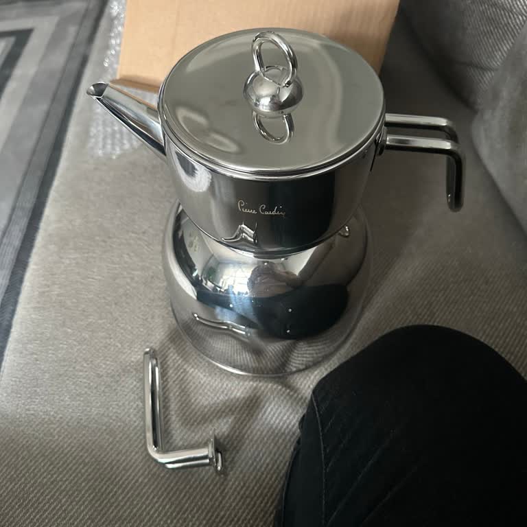 Pierre Cardin Çaydanlıkta Tutma Yeri Sorunu Endişe Yaratıyor