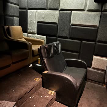 Sinema Salonunda Ağır Koku Ve Hijyen Sorunu Büyük Hayal Kırıklığı Yarattı