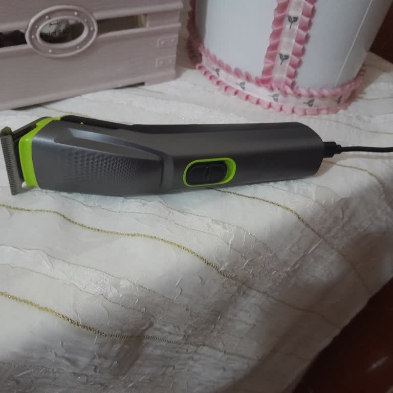 Yeni Alınan Saç Sakal Düzeltici İlk Şarjda Arızalandı, İade İstiyorum