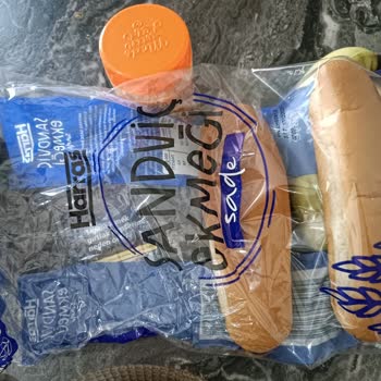 Sandviç Ekmeğinden Çıkan Böcek Hijyen Endişesi Yarattı