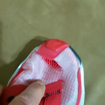 Garanti Kapsamındaki Ayakkabımın Üst Kısmı Yırtıldı, Mağazadan Olumsuz Ve İlgisiz Yaklaşım