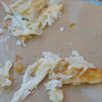 Levent Börek Sirkeci Şubesinde Taze Olmayan Börek Ve Yetersiz Porsiyon, Yüksek Fiyat!