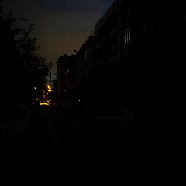 Karanlıkta Okula Giden Çocuklar: Yetersiz Sokak Aydınlatması Güvenlik Riski Yaratıyor