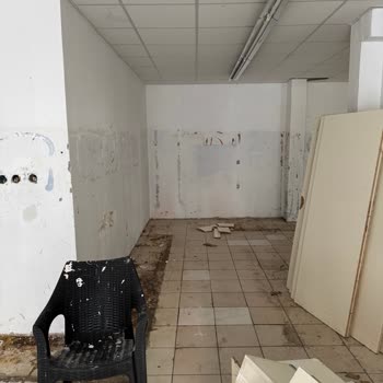 A101’den Teslim Edilen Dükkanın Bakımsız Hali Mağduriyet Yarattı