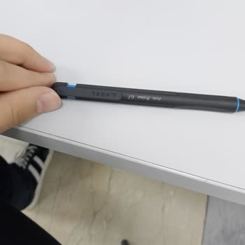 Aldığım Kalemin Ucu Çıkmıyor, Kullanamıyorum