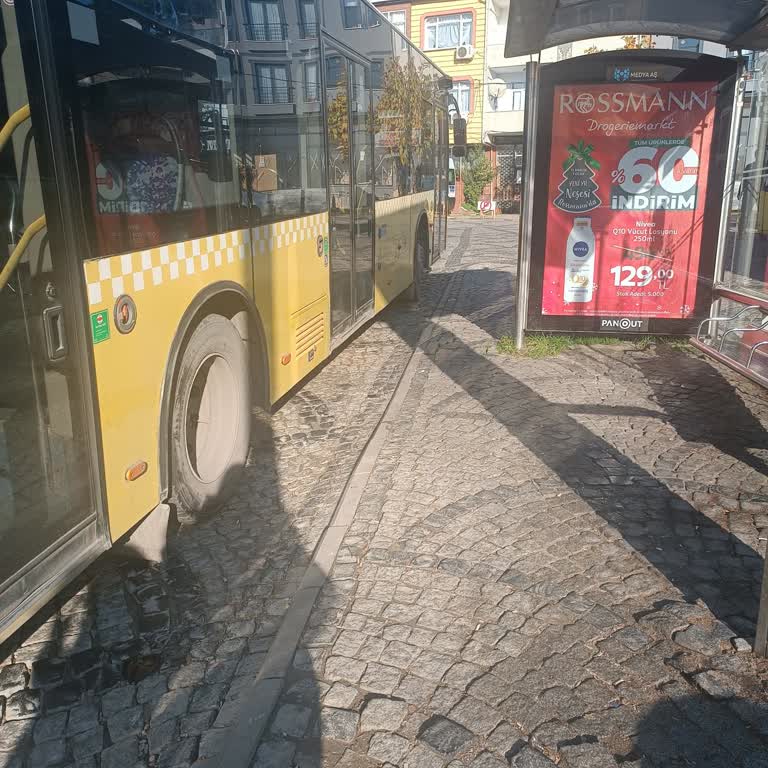 10e Esatpaşa Kadıköy Hattında Sabah Ve Öğlen Saatlerinde Sürekli Otobüs Belirsizliği