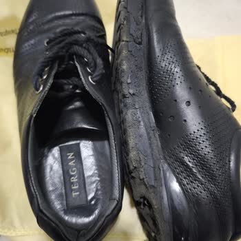 Tergan Kışlık Ayakkabının Tabanı İki Kışta Parçalandı, Garanti Desteği Sağlanmadı