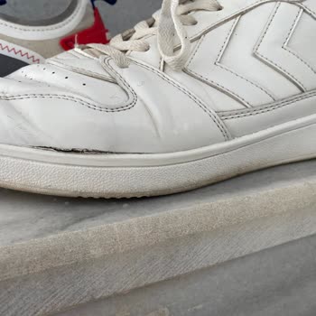 Kısa Sürede Yırtılan Ayakkabılar İçin Garanti Ve Destek Sorunu