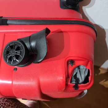 Pegasus Uçuşunda Kırılan Valizime Duyarsız Yaklaşım Ve Mağduriyetimin Giderilmemesi