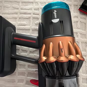 23 Günde Soyulan Ve Su Akıtan Dyson Süpürge Hayal Kırıklığı Yaşattı