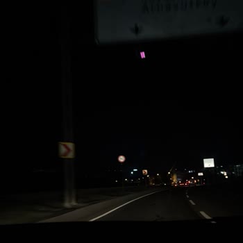 Boğaziçi Elektrik - Bedaş Bağcılar Mahmutbey Yolu'nda Uzun Süredir Devam Eden Aydınlatma Sorunu!