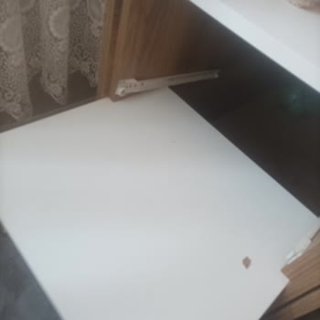 Yön AVM Kırık Ranza Merdiveni Aylardır Değişmedi Çocuklarımın Güvenliği Tehlikede