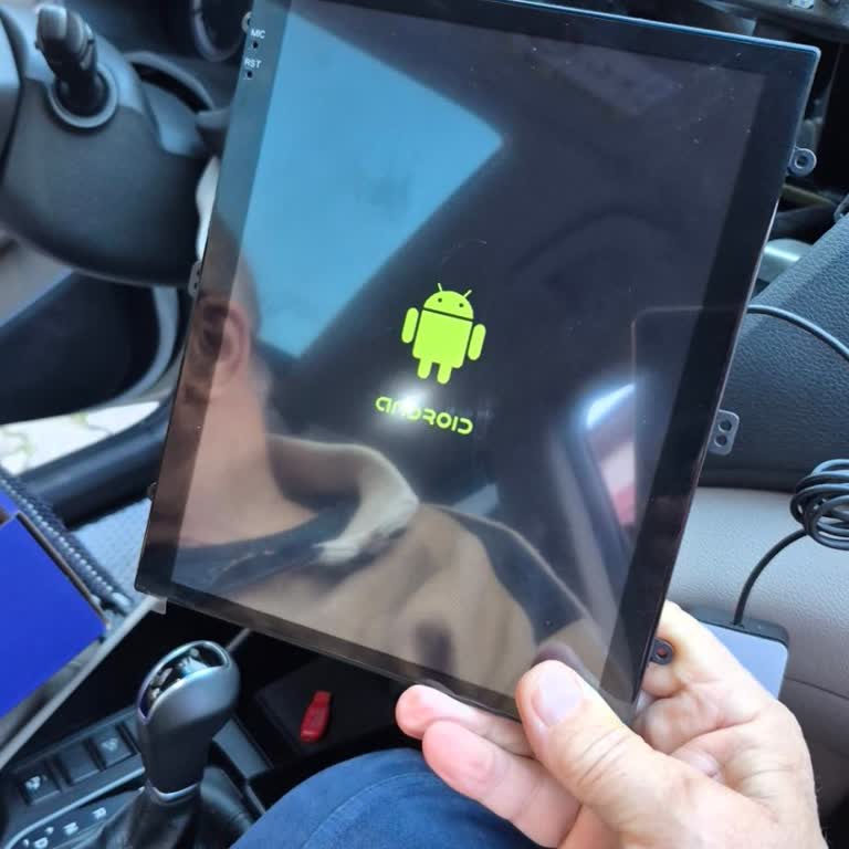 Arızalı Ve Faturasız Multimedya Cihazı İçin İade Sürecinde Mağduriyet Yaşıyorum