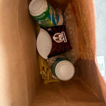 Eksik Soslar, Dağılmış Patatesler Ve Küçük Ekmekle Hayal Kırıklığı Yaşadım