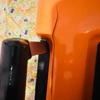 Kısa Sürede Çatlayan Samsonite Bavul İçin Hayal Kırıklığı Ve Değişim Talebi