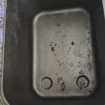 Karaca Züccaciye Pişirme Aparatları Kısa Sürede Tamamen Soyulup Aşındı