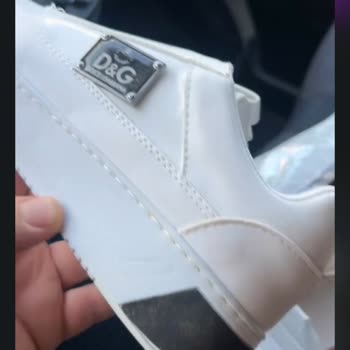 Kingboom Kullanılmış Denenmiş ve Çok Lekeli Kirli Ayakkabı Gönderdi