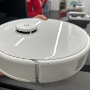 Roborock Qrevo Curv 5a1 Süpürgede 1 Ayda Oluşan Deformasyon Ve Şeffaf Servis Talebi