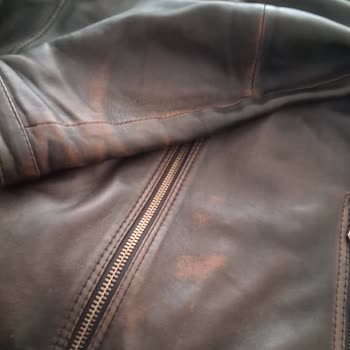 Yeni Aldığım Mont Yağmurda Rengini Kaybetti Değişim Talebim Reddedildi