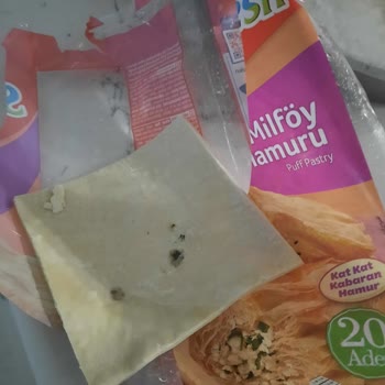 Superfresh Milföy Hamurunda Şüpheli Siyah Maddeler Çıktı