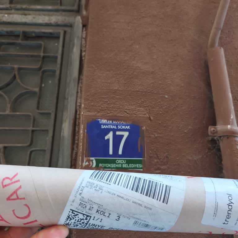 Yanlış Daireye Teslim Edilen Kargo Ve Kuryenin Sorumluluk Almaması Nedeniyle Yaşanan Mağduriyet