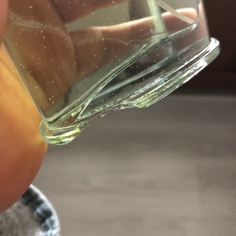 Instagramdan Alınan Parfümler Kırık Ve Yanlış Çıktı Satıcıdan Dönüş Alamadım