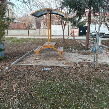 Yazıkonak’ta Parklar Bakımsız, Çocuklarımız İçin Güvenli Ve Temiz Alan İstiyoruz