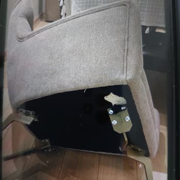 Teslim Edilen Koltukta Güvenlik Sorunu Ve Yetersiz Müşteri Hizmeti