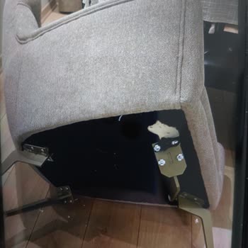 Teslim Edilen Koltukta Güvenlik Sorunu Ve Yetersiz Müşteri Hizmeti