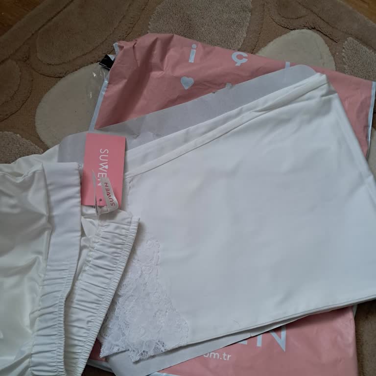 İkili Takım Olarak Satılan Pijama Siparişim Eksik Gönderildi, Mağduriyetimin Giderilmesini İstiyorum