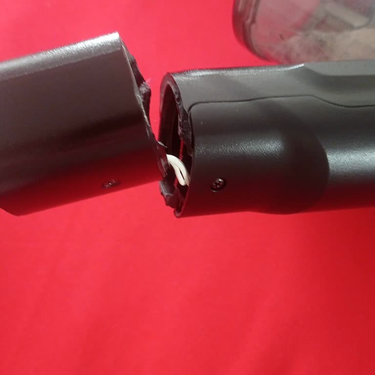 Philips SpeedPro Süpürgemin Sapı 5 Ayda Kırıldı, Satıcı İlgisiz Kaldı