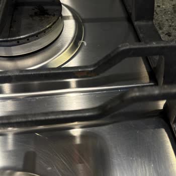 Yeni Alınan Ankastre Ocakta Paslanma Ve Çizikler: Garanti Kapsamında Ücret Talebiyle Mağduriyet