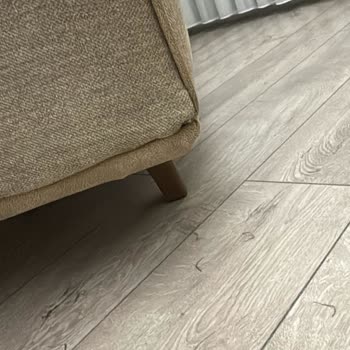 Yeni Teslim Edilen Koltuğun Ayıplı Çıkması Ve Yetersiz Onarım Sonrası Değişim Talebi