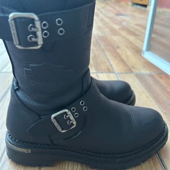 Kısa Sürede Deforme Olan Bot İçin Değişim Talebi Ve Müşteri Mağduriyeti