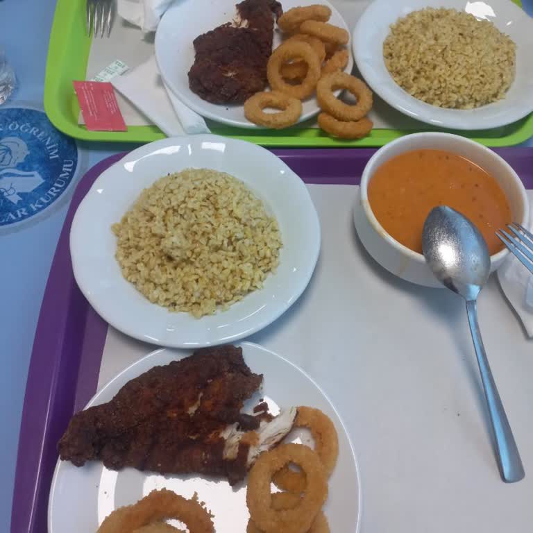 Konya Kimya Hatun Kız Yurdu A Blok'ta Sağlıksız ve Yenmeyen Yemekler