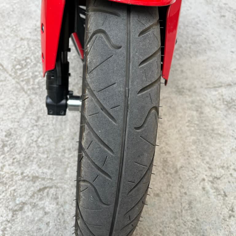 RKS Motorumun Lastik Sorunu Garantiye Alınmadı Servis Ve Müşteri Hizmetleri İlgisiz Kaldı