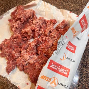 Köfteci Yusuf'tan Yağlı Ve Sinirli Kıyma İle Bozulan Akşam Yemeği Deneyimi