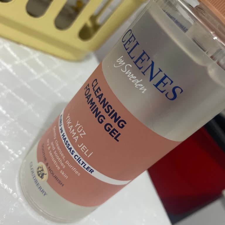 Aldığım Yüz Temizleme Jelinde Koku Ve Ciltte Hassasiyet Sorunu