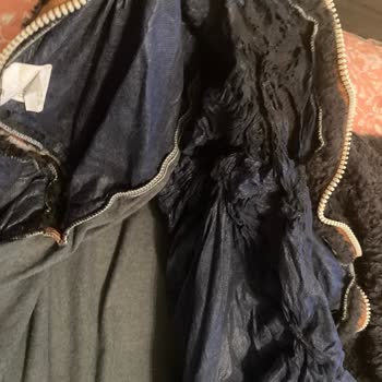 İlk Yıkamada Kullanılamaz Hale Gelen Nevresim Seti Ve Yetersiz Destek