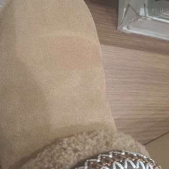 Ayakkabıda Renk Solması Ve Astar Sorunu Sonrası Yetersiz Mağaza İlgisi