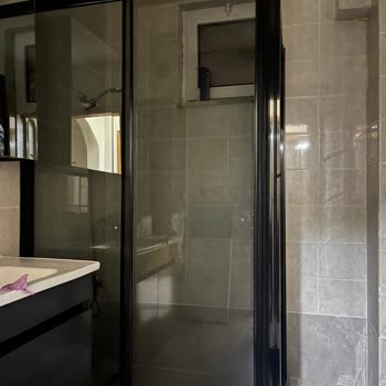 Mağazada Gösterilen Ürünle Uyuşmayan Defolu Kapı Ve Kısa Sürede Sorunlu Duşa Kabin Teslimatı