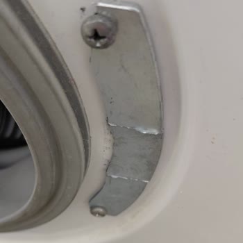 Kırık Teslim Edilen Çamaşır Makinesi İçin Söz Verilen Ücret İade Edilmedi