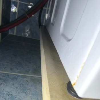 Yeni Alınan Hoover Çamaşır Makinesinde Kısa Sürede Paslanma Ve Kabarma Sorunu