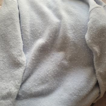 Aldığım Kazaklar Hızla Tiftiklendi, Mağaza İlgisiz Ve Kabaydı