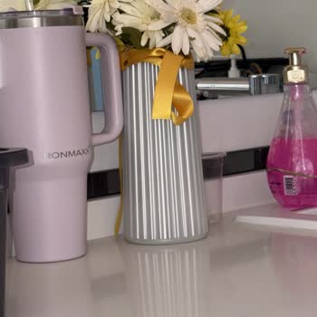 Siparişimde Solmuş Ve Özensiz Çiçekler Teslim Edildi, Mağduriyetimin Giderilmesini İstiyorum