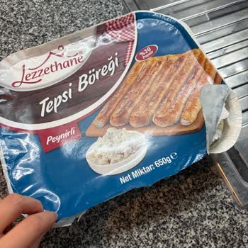 BİM’den Aldığım Tepsi Böreği Ezilmiş Ve Bozuk Çıktı, Misafirlerime Mahcup Oldum