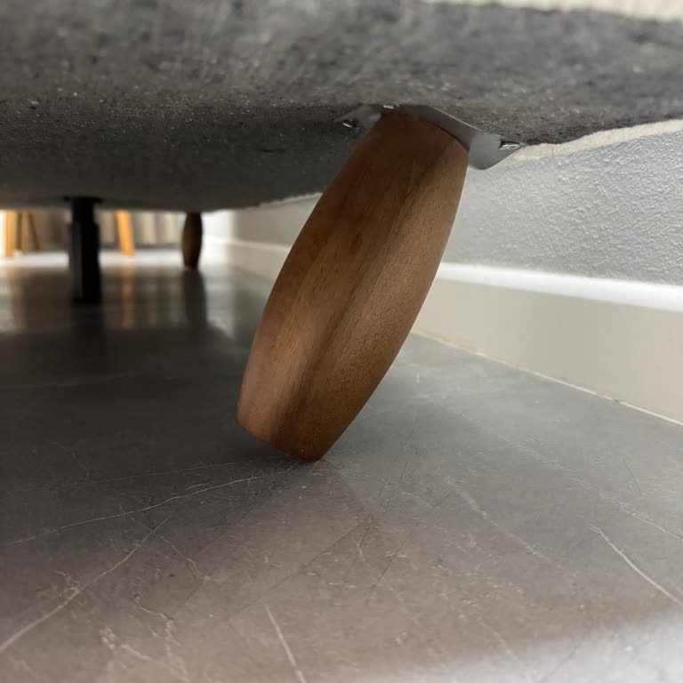 Dilli Mobilya Koltuk İskeleti Kısa Sürede Kırıldı, Mağduriyetim Giderilmiyor