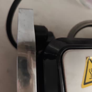 Karaca Tost Makinesinde Oluşan Kararmaya Yetersiz Servis Yanıtı Ve Çözüm Talebi